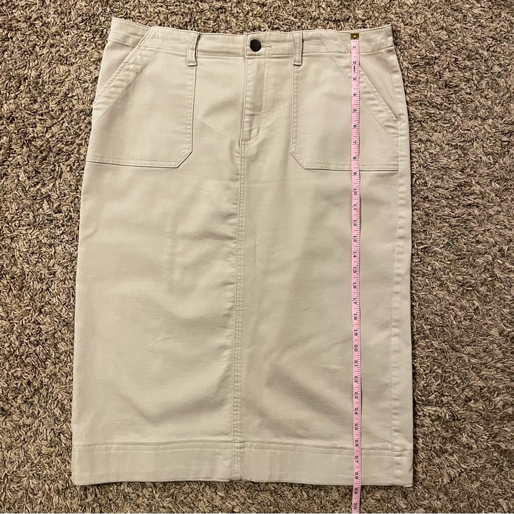 Christopher & Banks Womens 12 Solid Tan Khaki Pencil Skirt Pockets Modest Church - Picture 8 of 8